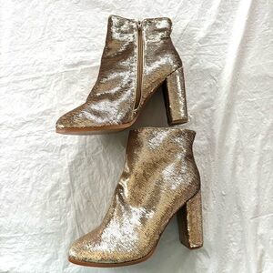 NWOT N.Y.L.A. Women's Gold Oly Sequined Ankle Boots side zip SZ 9